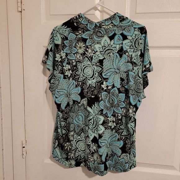 J.T.B floral crowl neck top - Picture 2 of 4